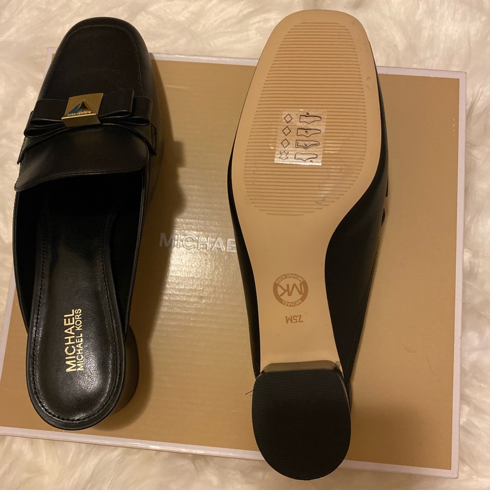 Women shoes - Picture 3 of 3